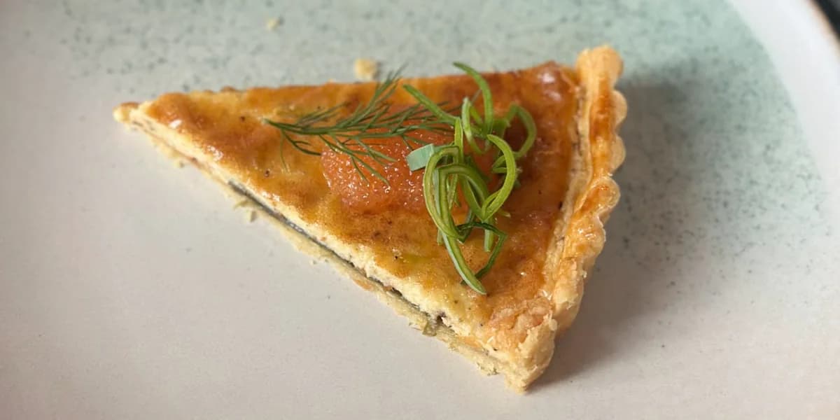 Purjolökstarte med löjrom